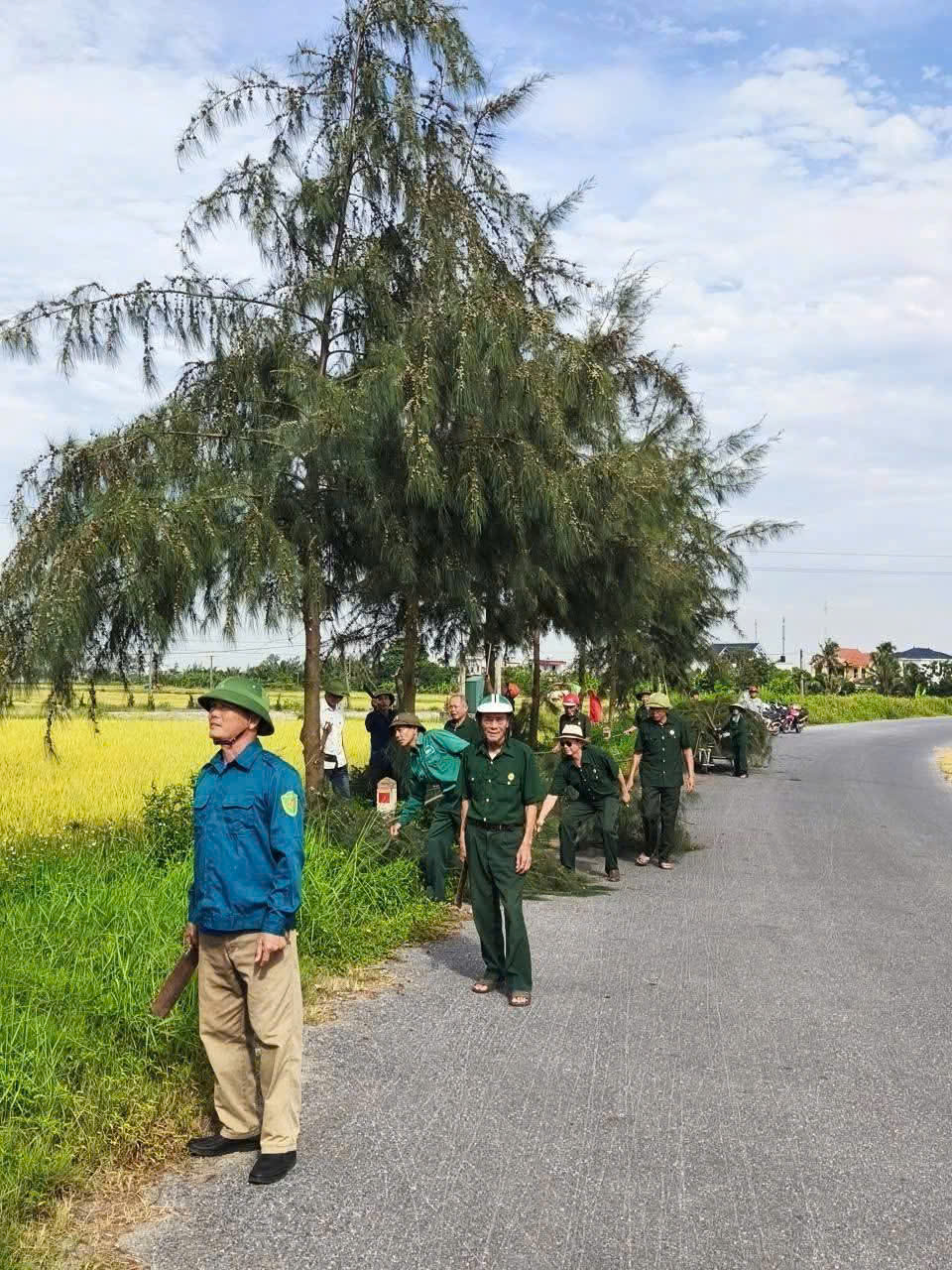 XÃ ĐÔNG QUAN LONG TRỌNG TỔ CHỨC LỄ RA QUÂN HƯỞNG ỨNG PHÒNG TRÀO “TOÀN DÂN CHUNG TAY BẢO VỆ MÔI TRƯỜNG, VÌ MỘT VIỆT NAM XANH – SẠCH – ĐẸP”